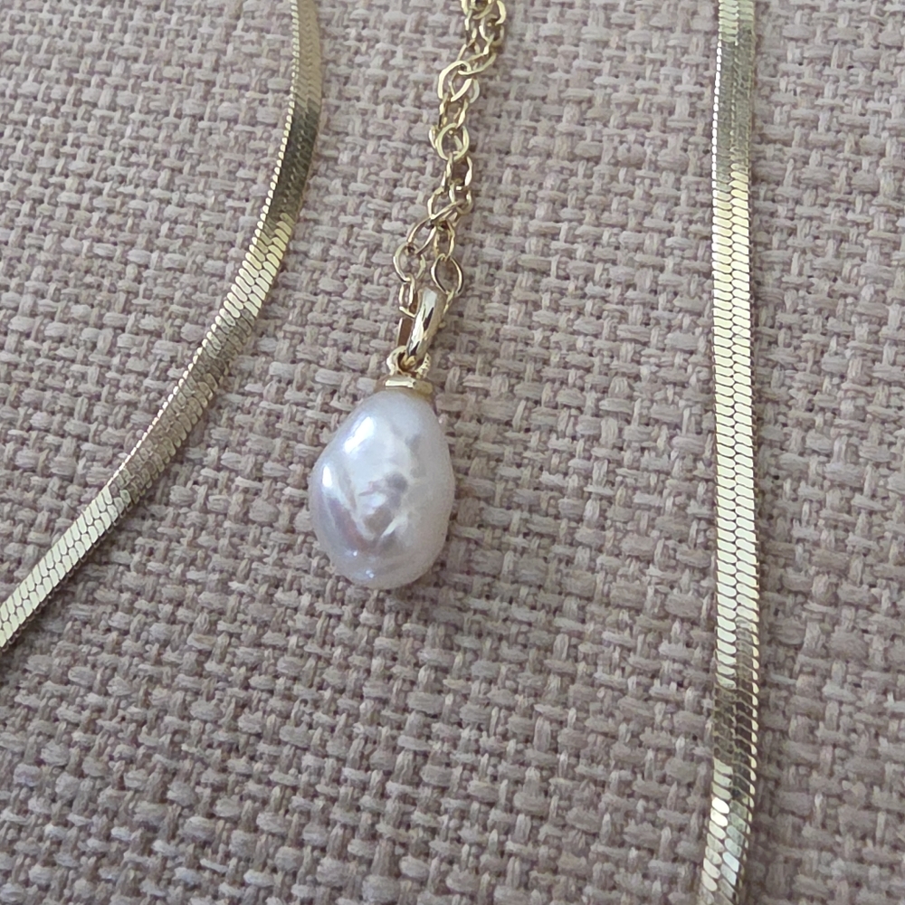 Kendra Scott Rhodium Gold White Pearl Lindsey Multi Strand Necklace - Picture 7 of 7